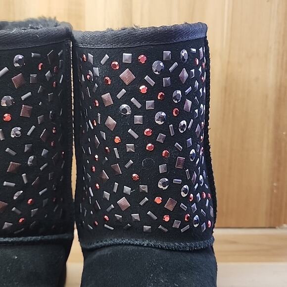 UGG CLASSIC SHORT STUD LI BOOTS BLACK COLORED GEMS WOMEN'S SIZE 8 - Picture 5 of 16